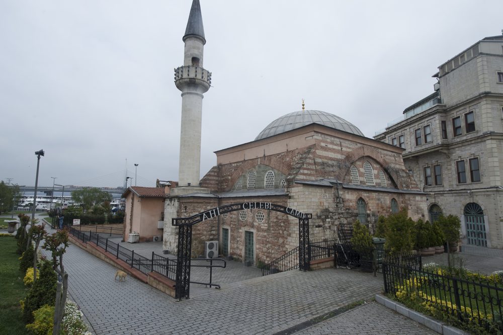 Ahi Celebi Mosque May 2014 6180.jpg — CC BY-SA 4.0 / Dosseman Ahi Celebi Mosque May 2014 6180.jpg — CC BY-SA 4.0 / Dosseman